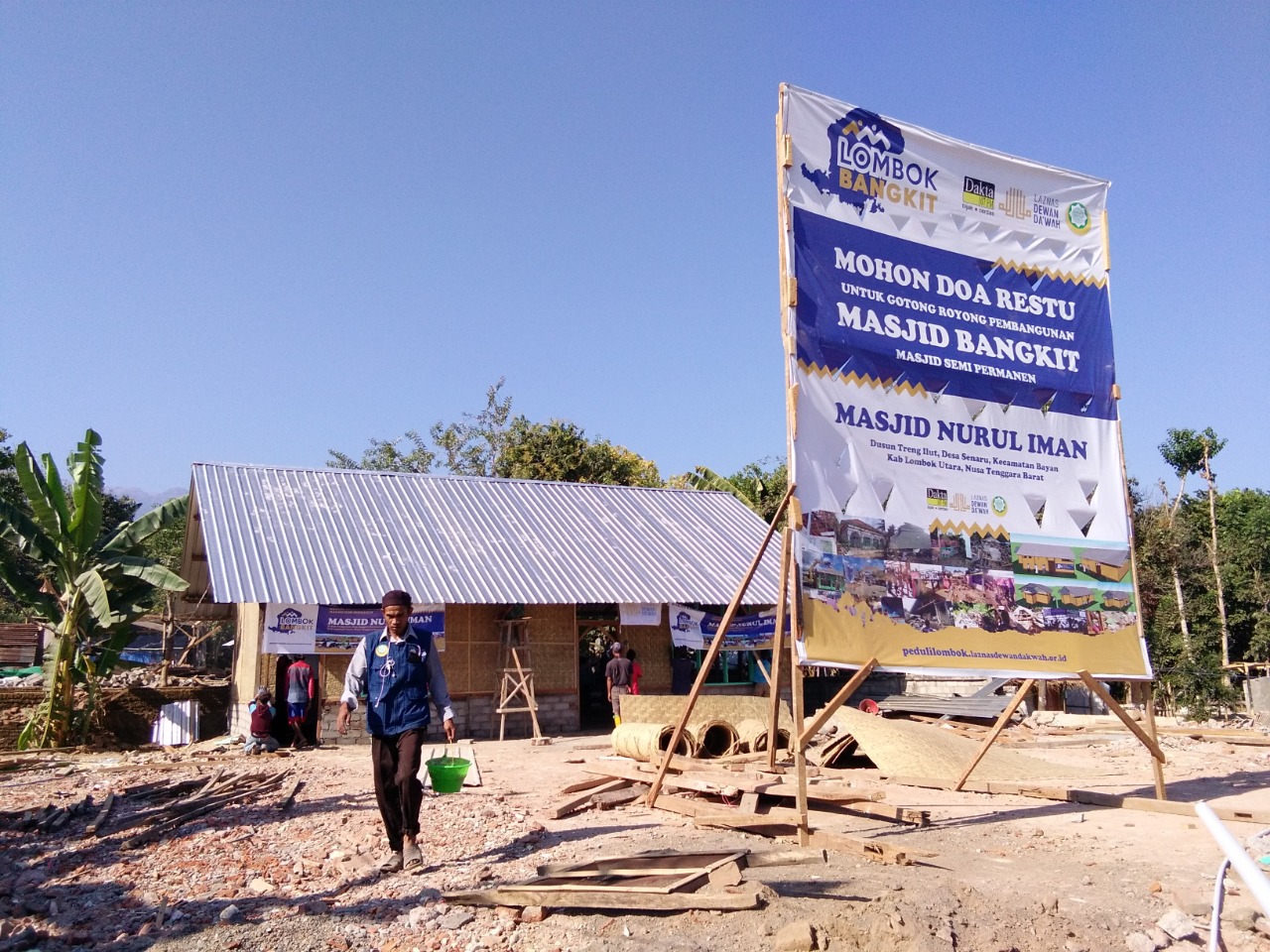 Pembangunan Masjid Nurul Iman di Lombok yang dibangun atas partisipasi dari Dakta Peduli