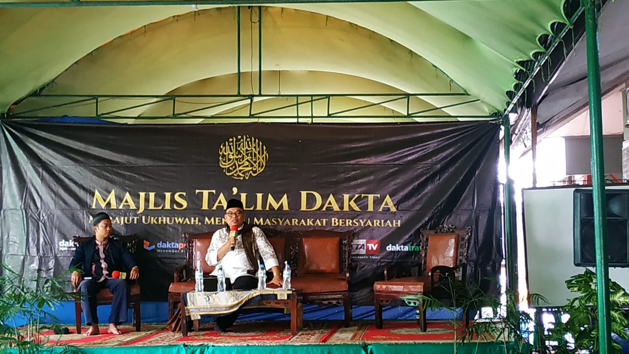 Taklim Bulanan Radio Dakta bersama Mustofa Nahrawardaya